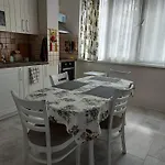 Sweet Apartment *